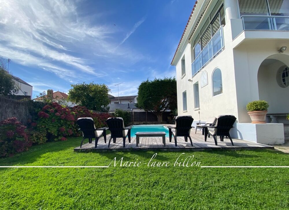 Vente Maison Maison à vendre 8 pièces SAINT GILLES CROIX DE VIE (85), maison 5 chambres, piscine et parcelle de 570 m2 Saint gilles croix de vie