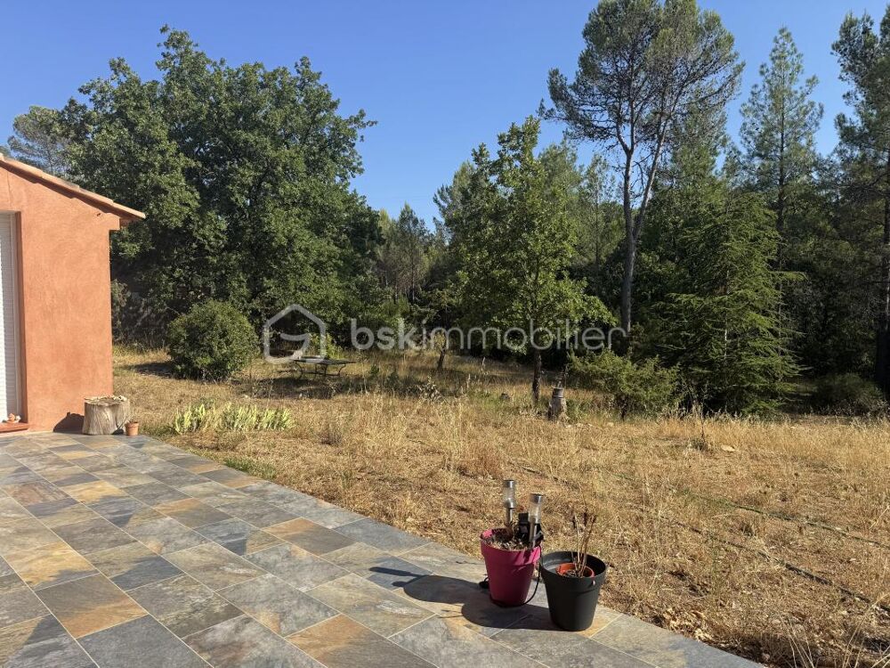 Vente Villa À Rocbaron (83136), superbe villa de plain-pied entièrement rénovée avec 3 chambres et grand terrain Rocbaron