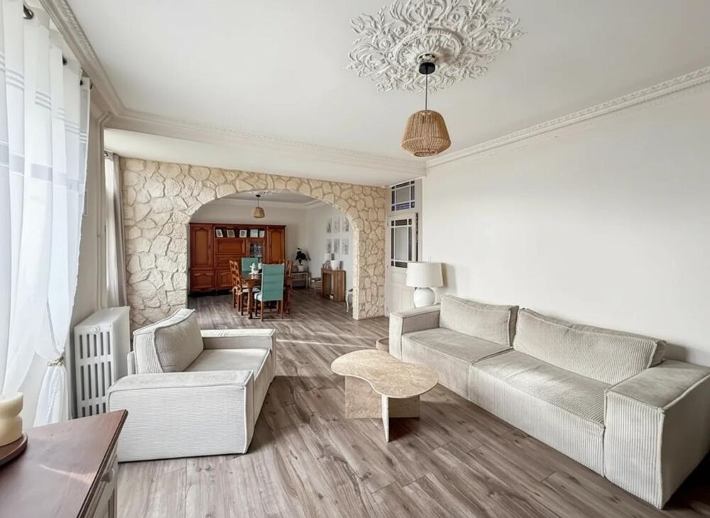 Vente Propriété/Château Maison de Maître 5 pièces 134 m² à Tronget avec Pré et Étables Tronget