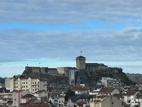   Bel appartement  T'4 Lourdes vue imprenable sur Pyr�n�es Appartement - 5 pi�ce(s) - 83 m�