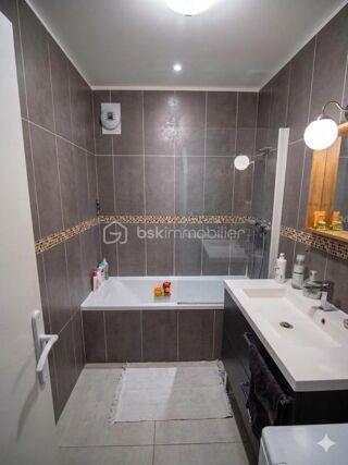  Appartement � vendre 4 pi�ces 79 m�