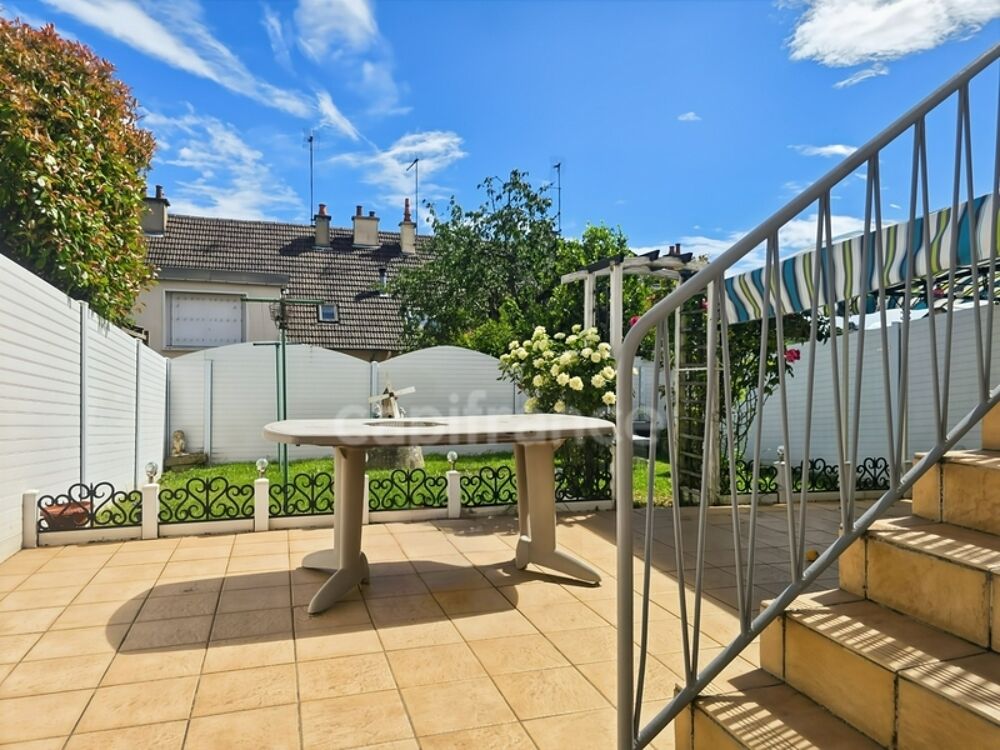 Une belle opportunité entre Les Maillets et Premartine ! Maison familiale de 94 m² idéalement située, qui n'attend plus que votr