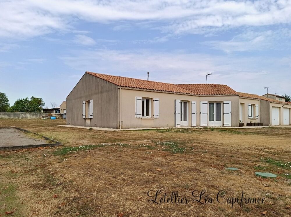Maison à vendre 7 pièces SAINT GELAIS (79)