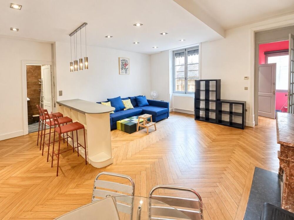 Location Appartement LYON 2? – PLACE BELLECOUR – SUPERBE T3 MEUBLÉ DE 88 M² AVEC PARKING PRIVATIF Lyon 2