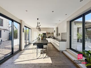  Maison � vendre 9 pi�ces 234 m�