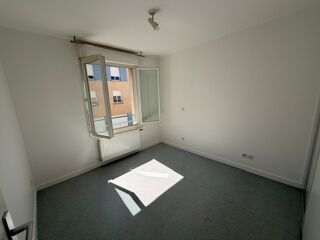  Appartement à louer 3 pièces 76 m²