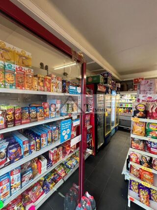   SPECIAL INVEST 4 boutiques pour 541 m² à vendre à CHELLES Chelles