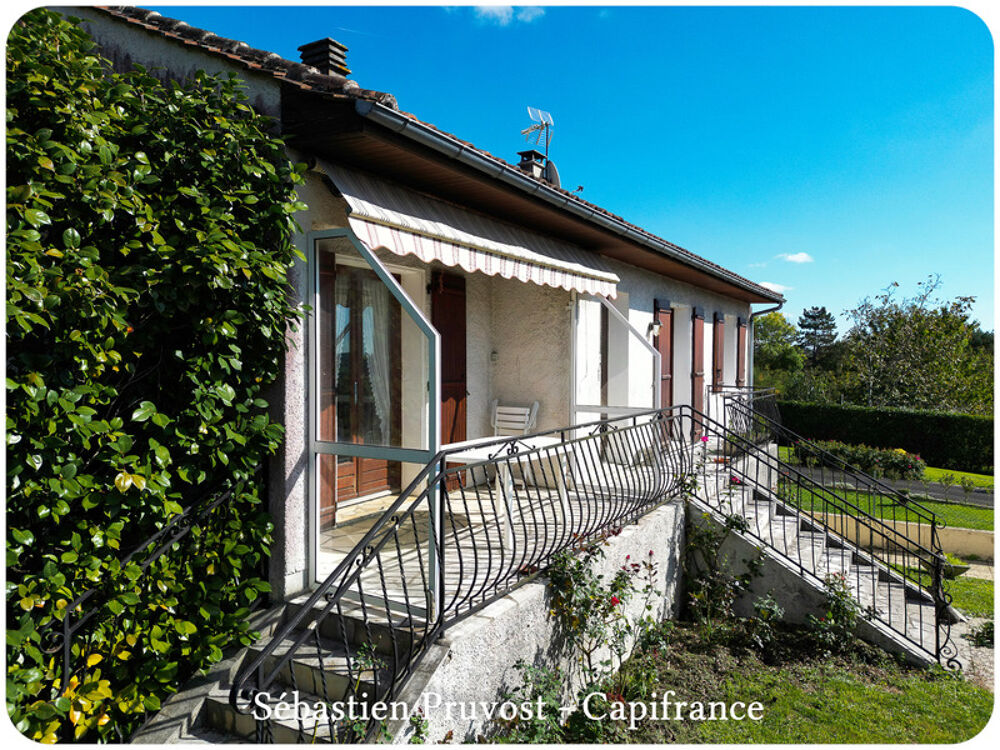 Maison à vendre 4 pièces NONTRON (24), Semi plain-pied, beau terrain clos 1845m2, sous-sol complet, secteur résidentiel