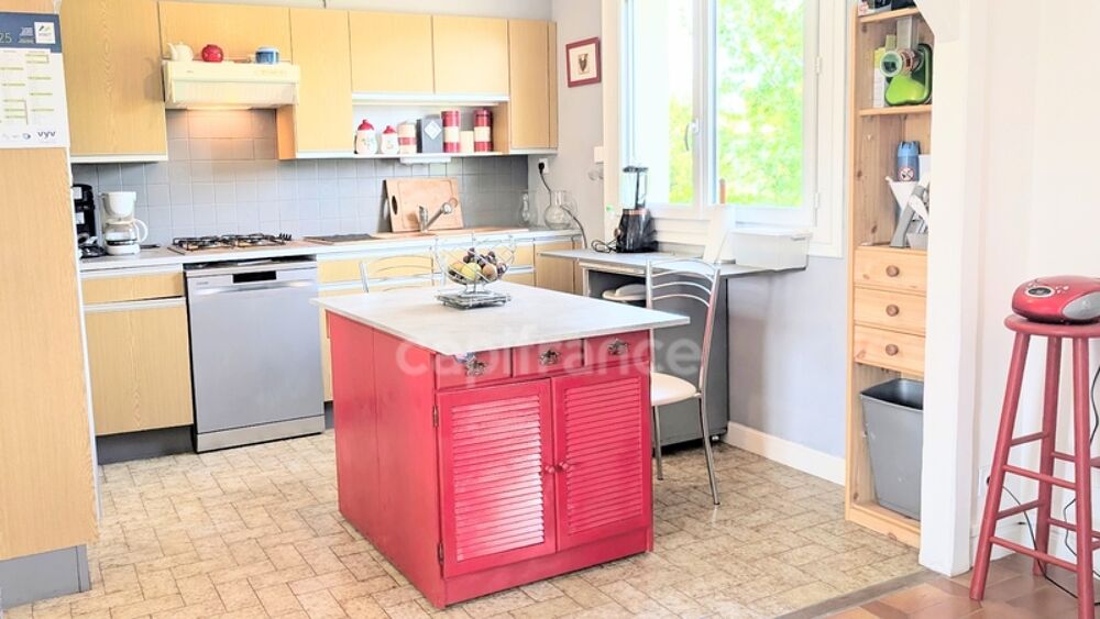 Vente Maison Maison à vendre GENSAC LA PALLUE avec ses 140 m² habitables et son jardin arboré Gensac la pallue