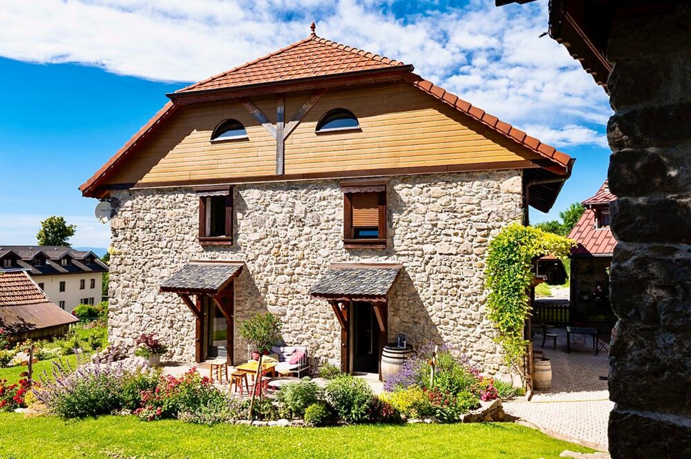 Dpt Haute Savoie (74), à vendre THOLLON-LES-MEMISES MAISON-GÎTE COEUR DE STATION
