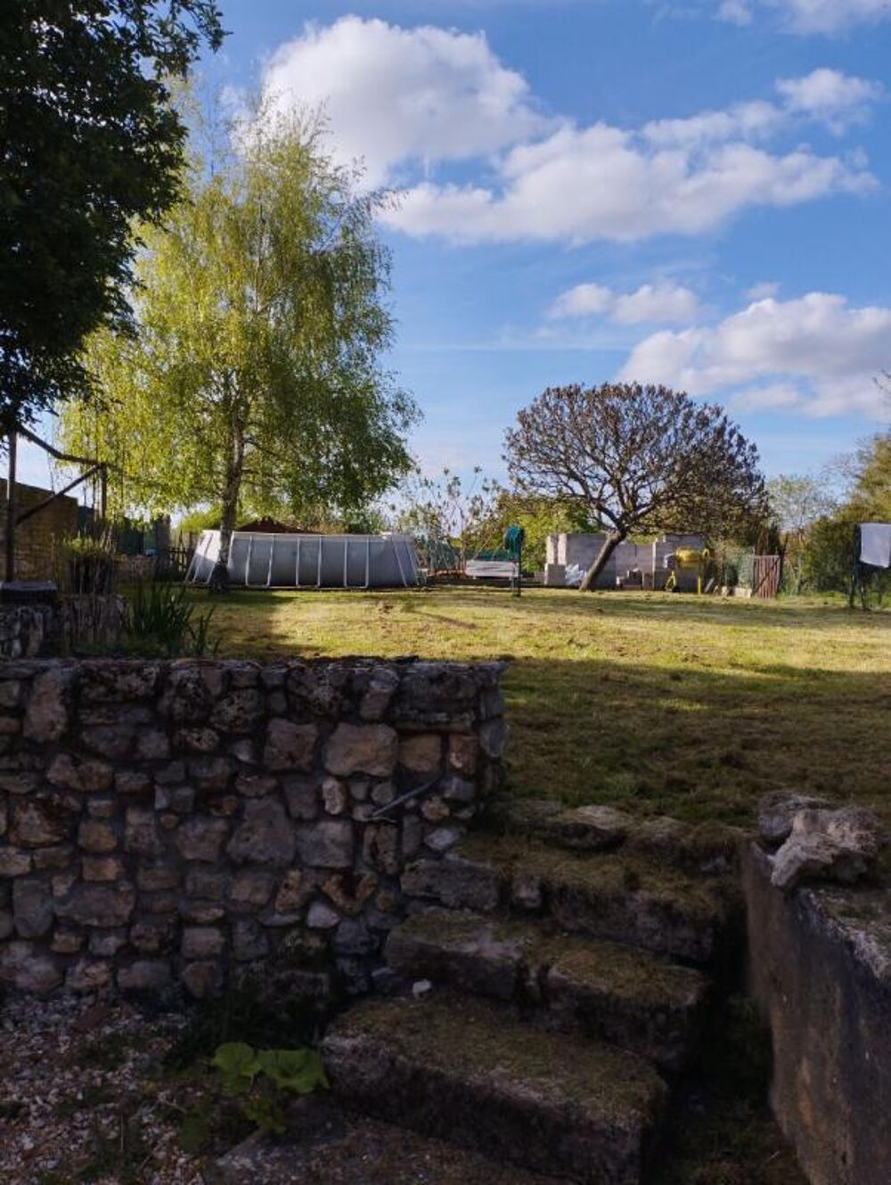 Maison 99m2 avec dépendances atelier garage grange et grand jardin à 2km de Orgères en Beauce