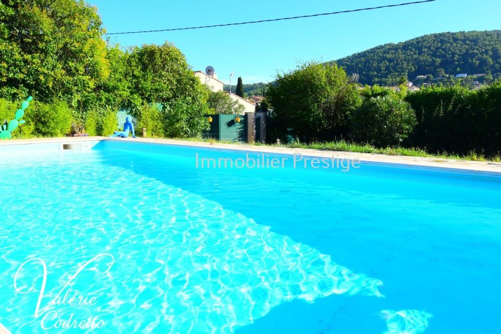 LA MOUTONNE  VILLA 185 M²  6 CHAMBRES  PISCINE  TERRAIN 1 996 M²  4 GRANDS GARAGES 83260