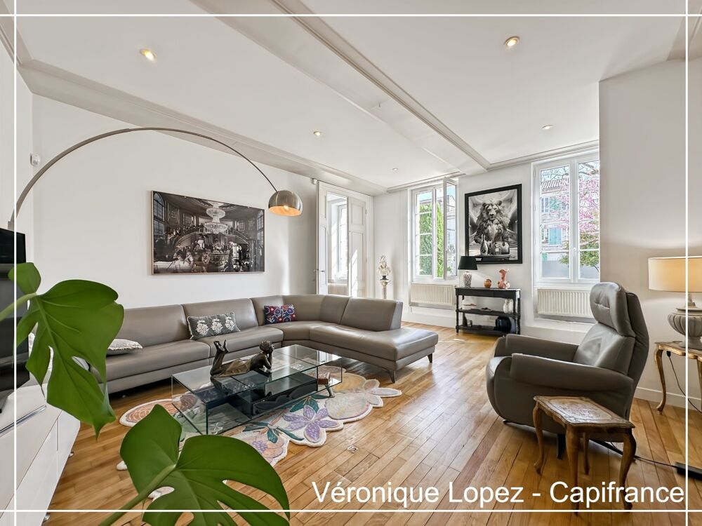 Agen quartier Préfecture, élégante demeure du XIXe siècle de 292 m² avec ascenseur, jardin, garage et piscine