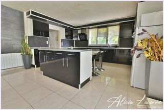  Maison � vendre 10 pi�ces 295 m�