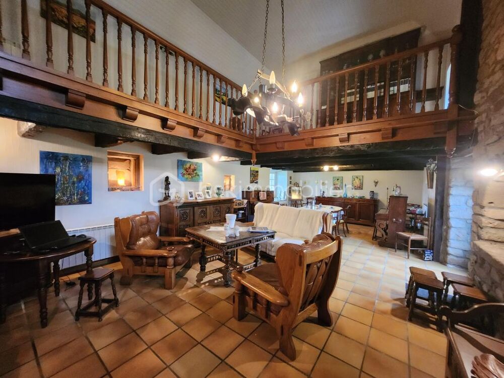 ensemble immobilier en pierre de 187 M2 à GUERN