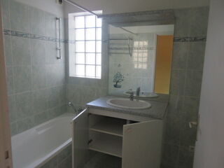  Appartement à louer 3 pièces 73 m²