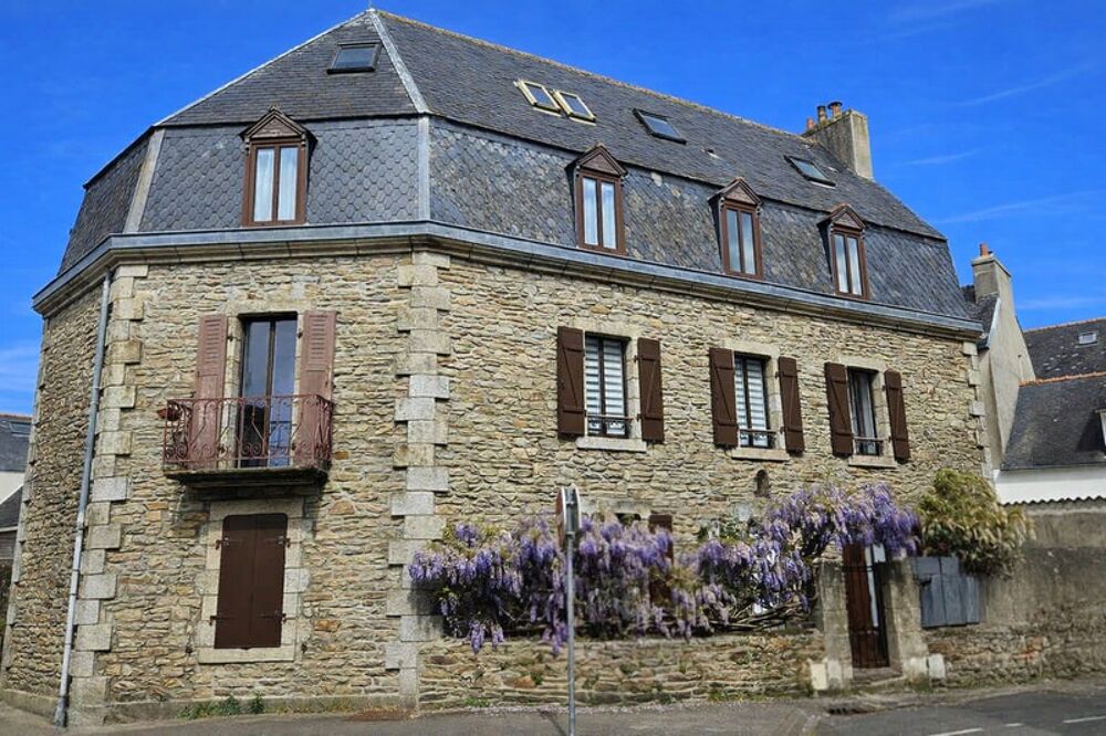 Bâtisse de caractère à réinventer en maison dexception au coeur de Concarneau