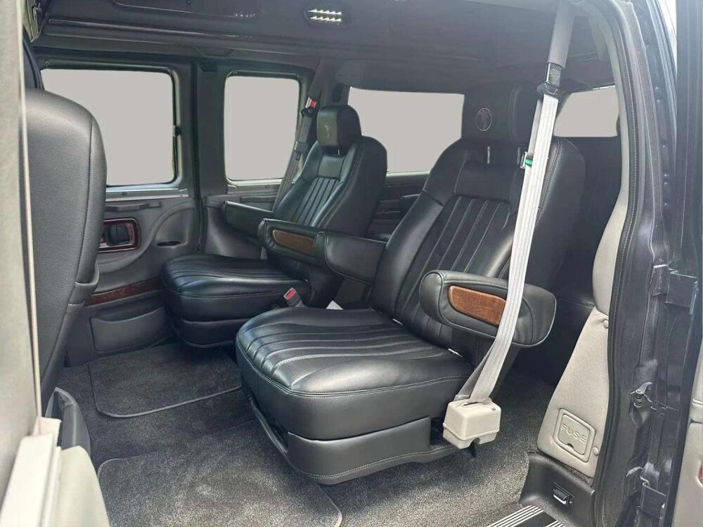 Divers Chevy Van Explorer 5,3 2012 occasion 33600 Pessac