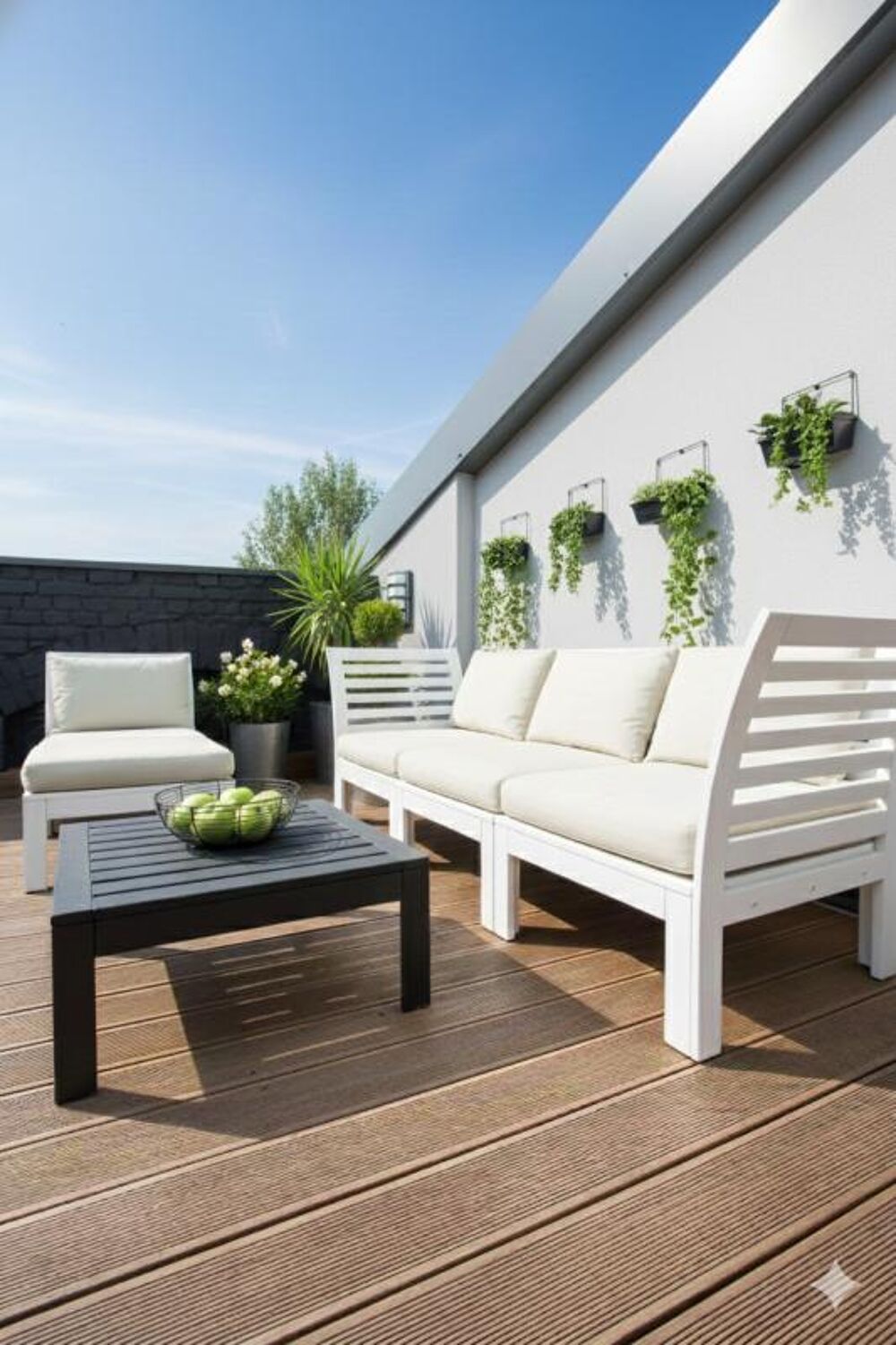 **5 pièces + ETAGE ELEVE - TERRASSE - Proche Metro Hoche