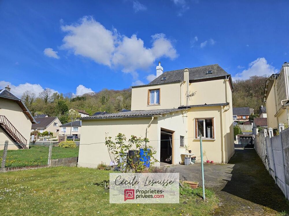 Maison proche du centre-ville avec grand terrain