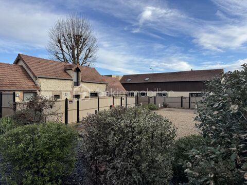   Ensemble de 6 appart'hôtels - 4 T1 et 2 T2 avec terrasses privatives - rénovés à neuf avec piscine et stationnement ! Maison - 8 pièce(s) - 160 m²