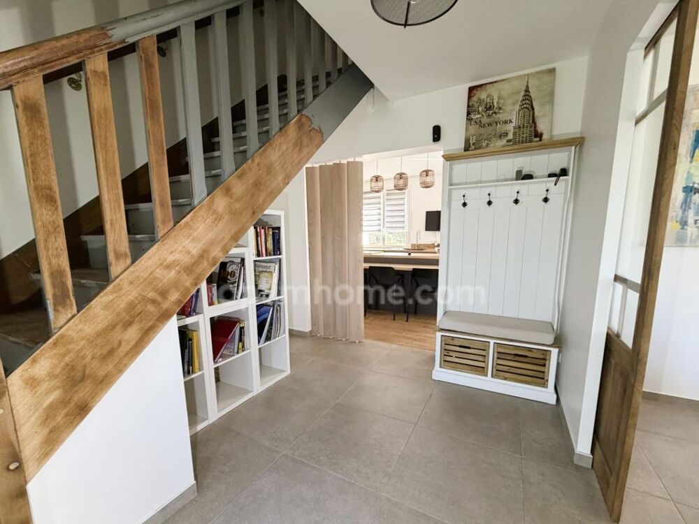 Vente Maison MAISON À VENDRE - RÉNOVÉE EN 2024 – 3 CHAMBRES – SOUS-SOL COMPLET – GARAGE et JARDIN – LISIEUX (14100) Lisieux