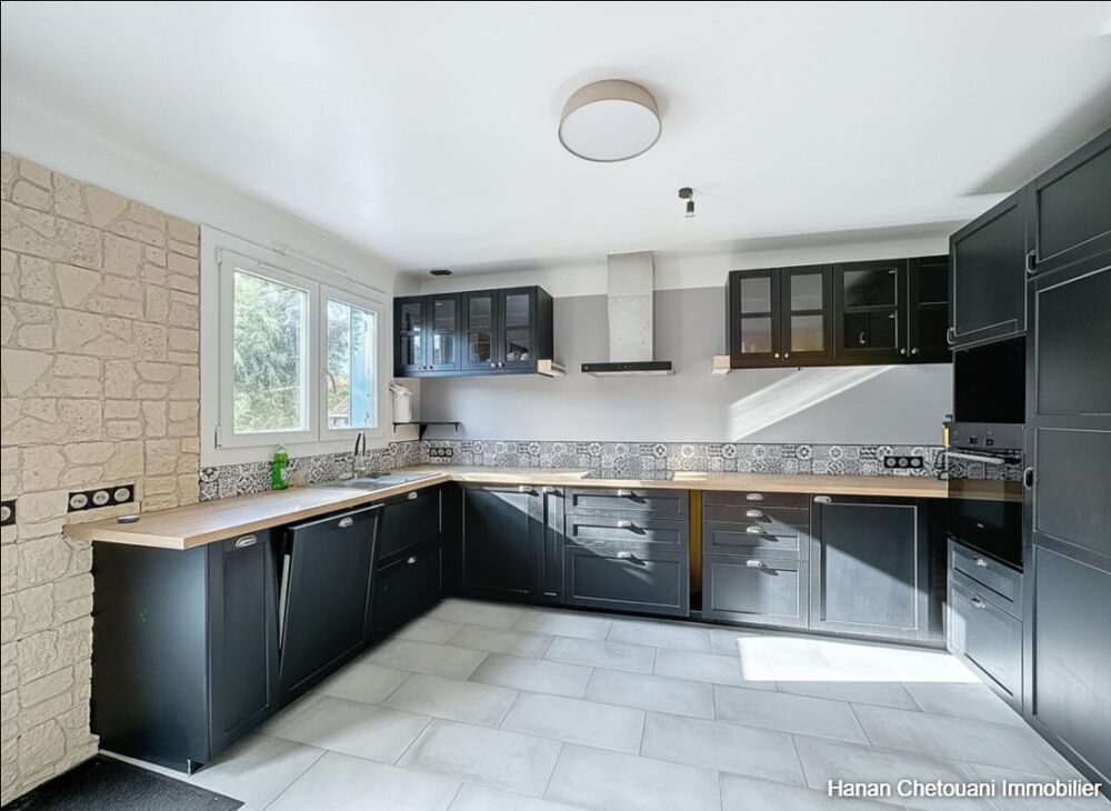 Grande maison indépendante avec dépendance pro et garage haute capacité 3m hauteur