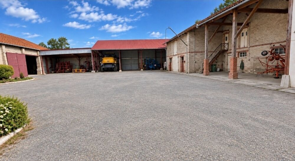 Propriete à vendre 8 pièces à 25 mn de REIMS (51) PROPRIÉTÉ avec MAISON et FERME sur environ 1,2 ha de TERRAIN