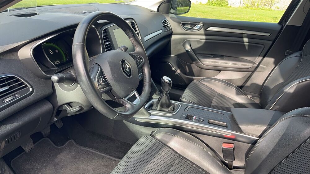 M&eacute;gane IV 1.2 TCe 130 Energy Intens - Premi&egrave;re main 2017 occasion 95450 Avernes