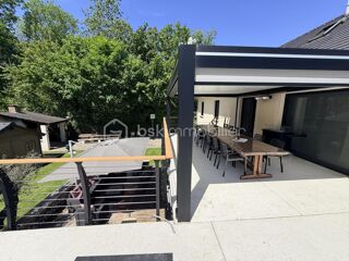Vente Maison Sublime maison sur 3 niveaux, 4 chambres, une piscine et de très beaux matériaux Saint parres aux tertres