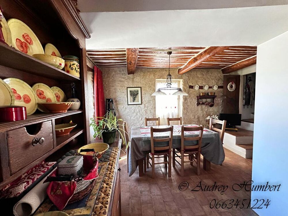 EXCLU, proche FORCALQUIER, Belle MAISON DE VILLAGE de 126 m² avec terrasses, jardin et cour
