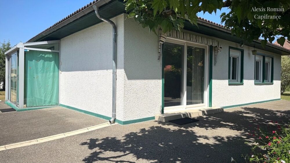 Maison de plain-pied avec jardin arboré et ateliers