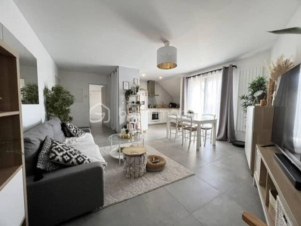 APPARTEMENT 3 CHAMBRES - BALCON - PLACE DE STATIONNEMENT