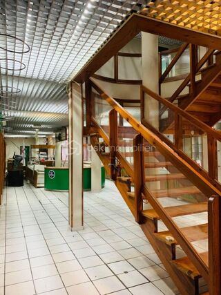  Immeuble à vendre 15 + pièces 838 m²