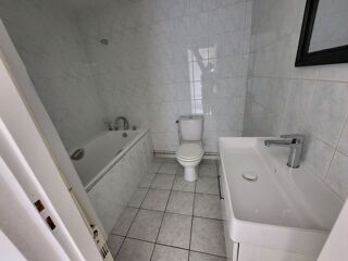  Appartement à louer 4 pièces 100 m²