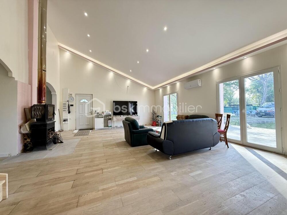 Maison familiale 5 chambres  Rénovée en 2023  La Roche-Chalais