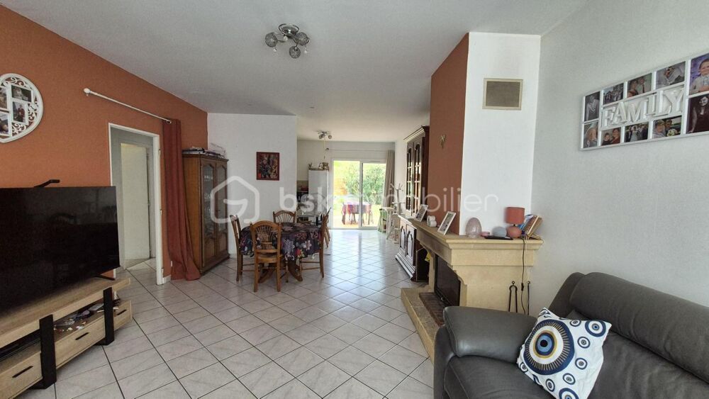 A VENDRE MAISON DE VILLE DE 129M² TROIS FACES SUR TERRAIN DE 438M² A ELNE - CENTRE VILLE - PROCHE DE TOUS LES COMMERCES DES ECOL