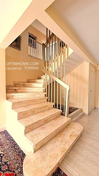  Maison  vendre 8 pices 226 m