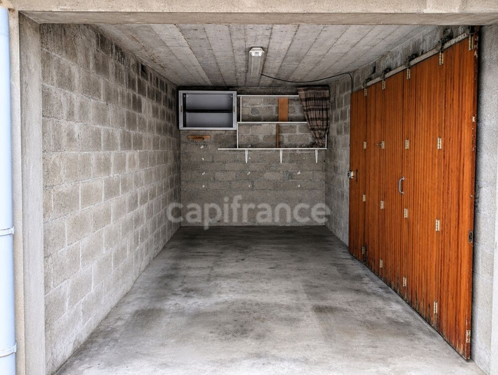 Vente Parking/Garage Box en Centre-Ville à vendre à CORBEIL ESSONNES Corbeil essonnes
