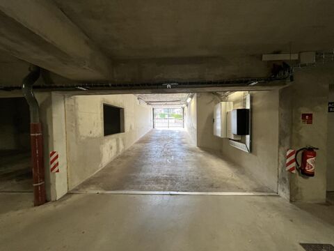  Parking / Garage � louer 12 m�