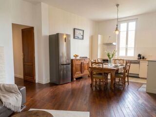  Appartement à louer 3 pièces 105 m²