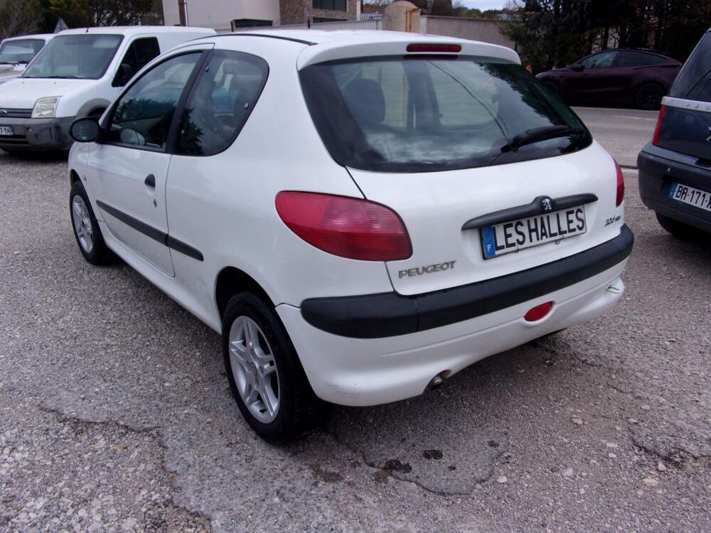 206 1,4 HDI XLINE 2003 occasion 13510 &Eacute;guilles