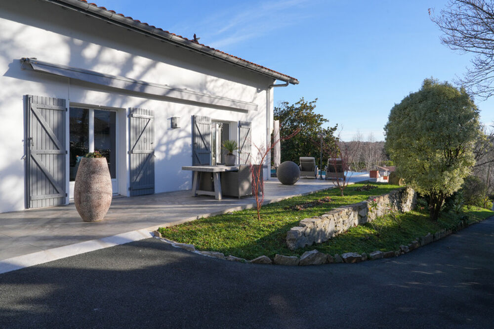 ASCAIN Superbe maison familiale rénovée avec vue montagne