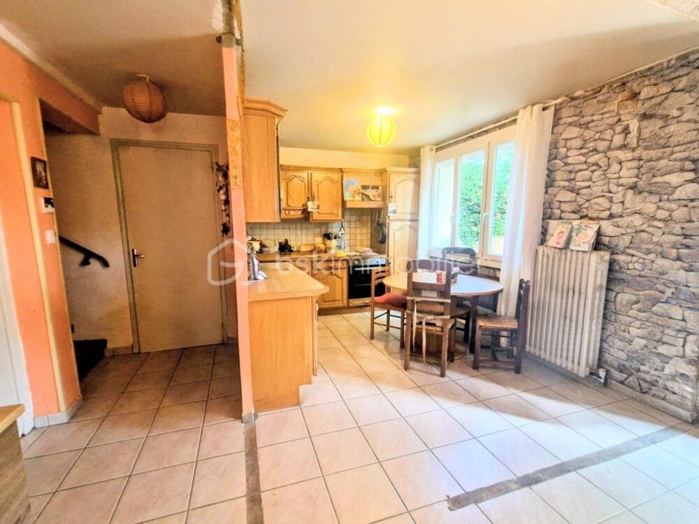 Maison indépendante sur terrain de 800 m²  Quintenas