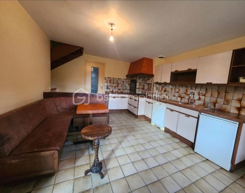 Vente Maison ensemble immobilier en pierre de 187 M2 à GUERN Guern