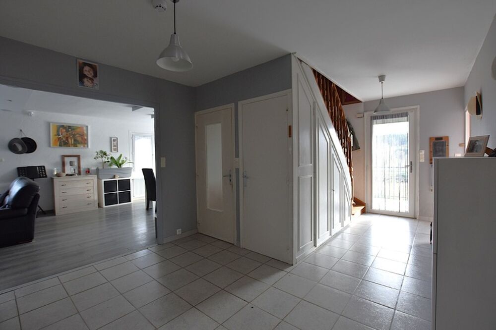 Vente Maison À VENDRE – Maison familiale avec piscine à La Chapelle-d'Aurec – À 5 minutes de Monistrol-sur-Loire La chapelle d aurec