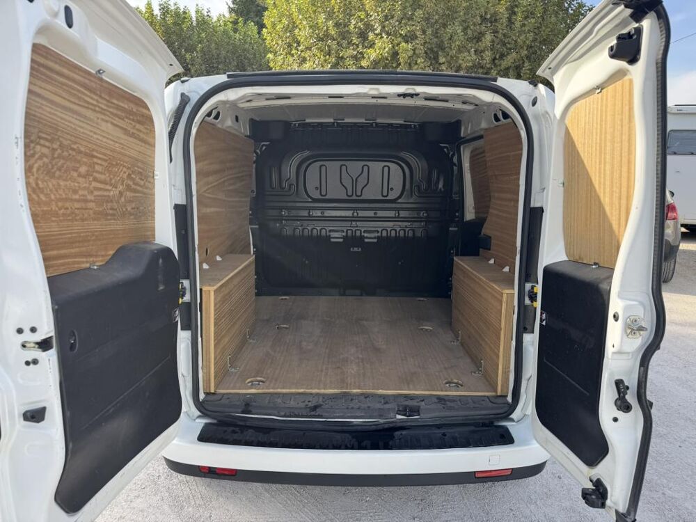 Doblo Cargo 105 cv Pro lounge BVM6 2023 occasion 84300 Cavaillon