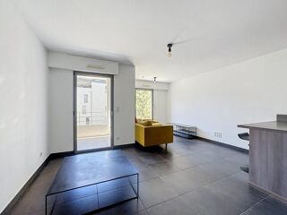  Appartement à louer 2 pièces 45 m²