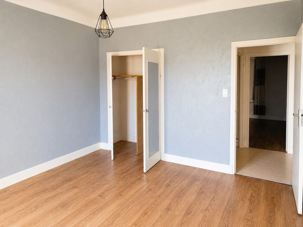 ? OPPORTUNITÉ RARE À DARNEY  IMMEUBLE AVEC LOCAL COMMERCIAL ET APPARTEMENT  IDÉAL INVESTISSEUR OU PROFESSIONNEL ?