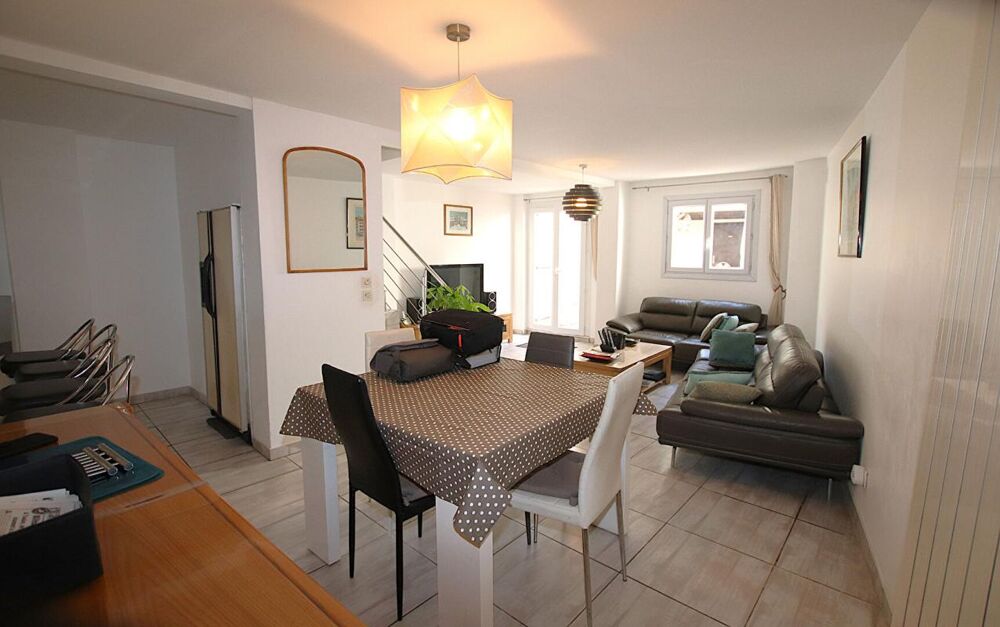 Vente Villa Maison de ville rénovée avec cour, garage et Studio ? Quartier des Beaux-Arts Montpellier